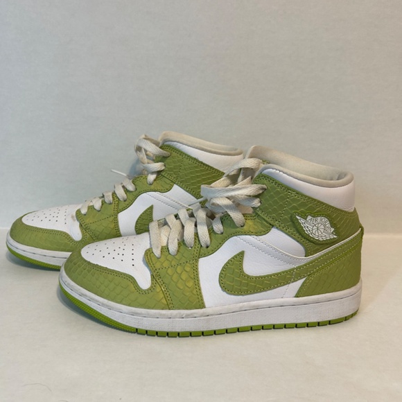 Nike Air Jordan 1 Python Sneakers - Picture 3 of 4